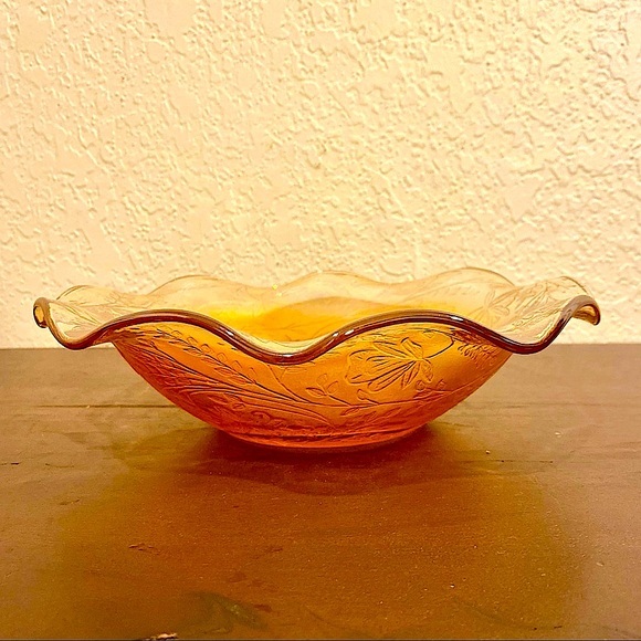 Jeanette Glass Floragold Ruffled Bowl - Picture 3 of 5